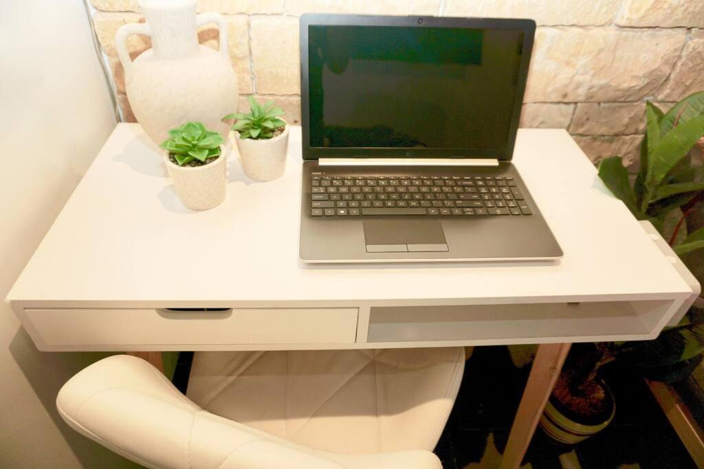 Location! Darlinghurst - Balcony - Ac * Sydney
