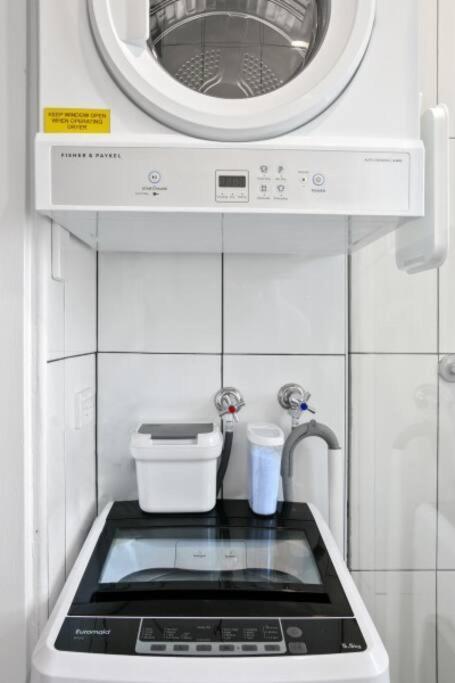 Location! Darlinghurst - Balcony - Ac * Sydney