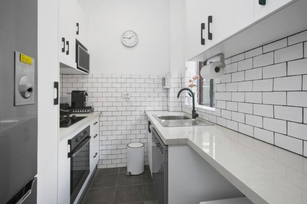 Apartment Location! Darlinghurst - Balcony - Ac Sydney